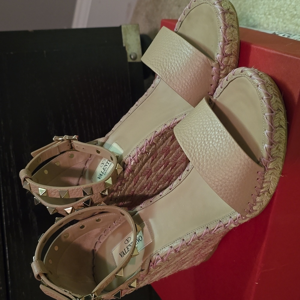Valentino Women's Blush Wedge Sandals - Picture 3 of 9
